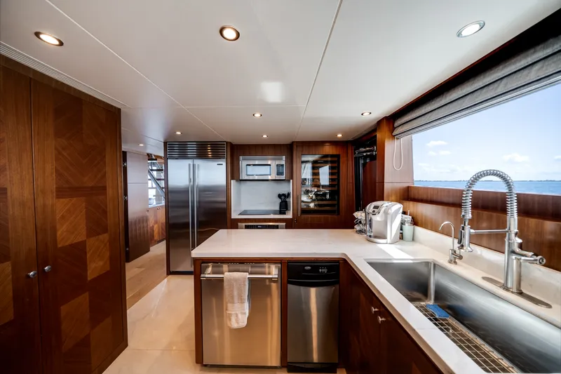 Slide: The Image of Ocean Alexander 100 MY 2018 - 49