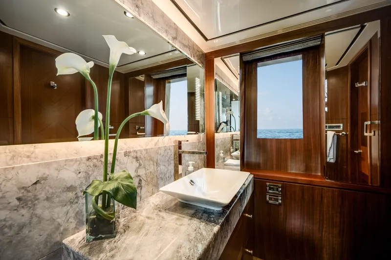 Slide: The Image of Ocean Alexander 100 MY 2018 - 86