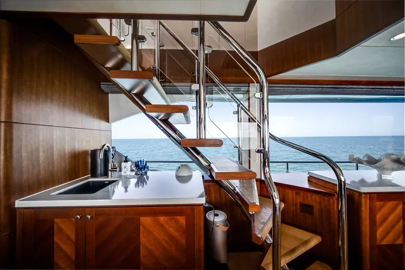 Slide: The Image of Ocean Alexander 100 MY 2018 - 42