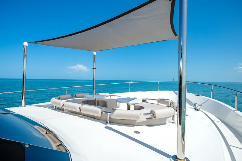 Slide: The Image of Ocean Alexander 100 MY 2018 - 100