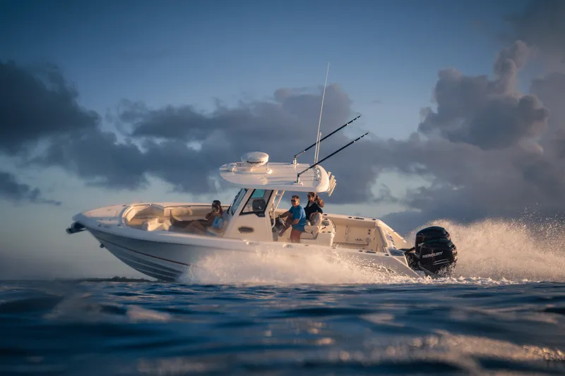 Slide: The Image of Boston Whaler 280 Outrage 2026 - 38