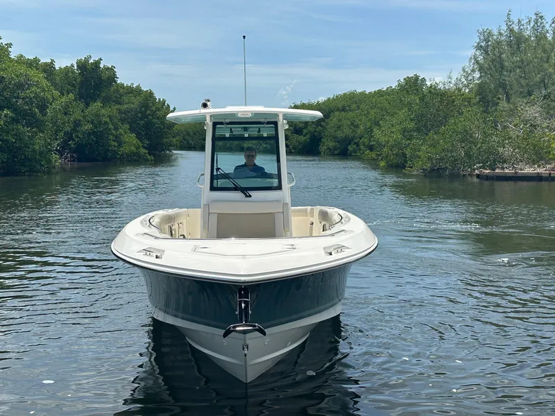Slide: The Image of Boston Whaler 280 Outrage 2026 - 3
