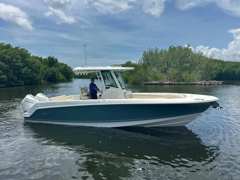 Slide: The Image of Boston Whaler 280 Outrage 2026 - 7