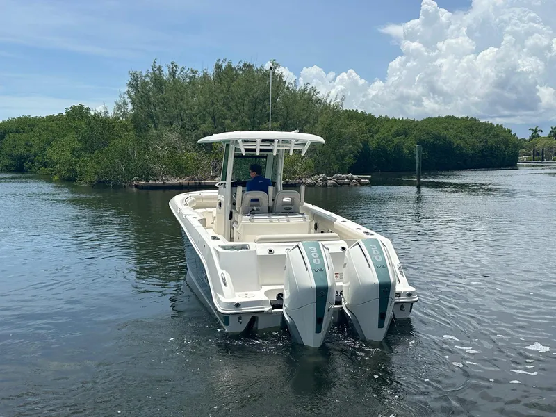 Slide: The Image of Boston Whaler 280 Outrage 2026 - 11