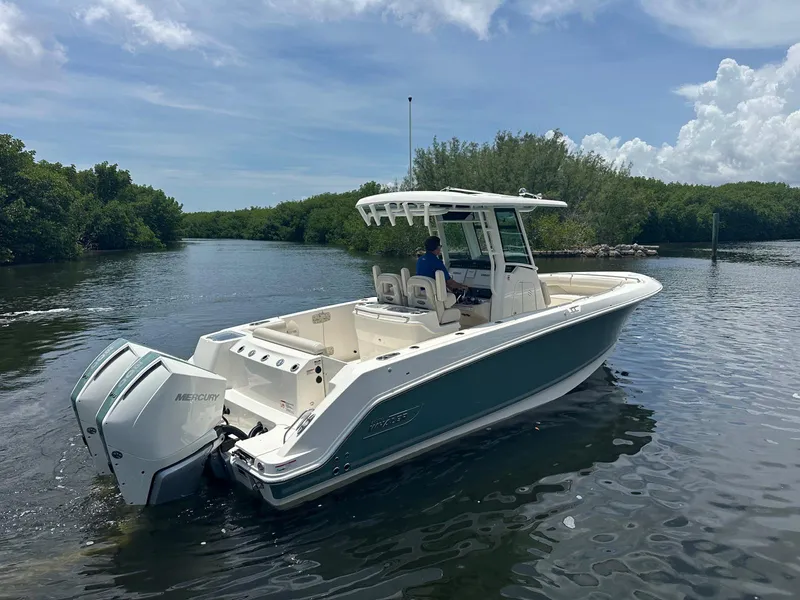 Slide: The Image of Boston Whaler 280 Outrage 2026 - 8