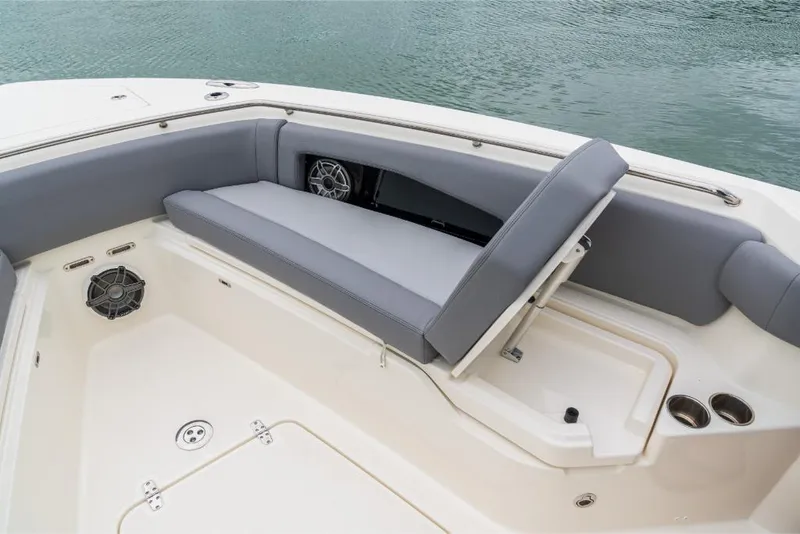 Slide: The Image of Boston Whaler 360 Outrage 2026 - 28