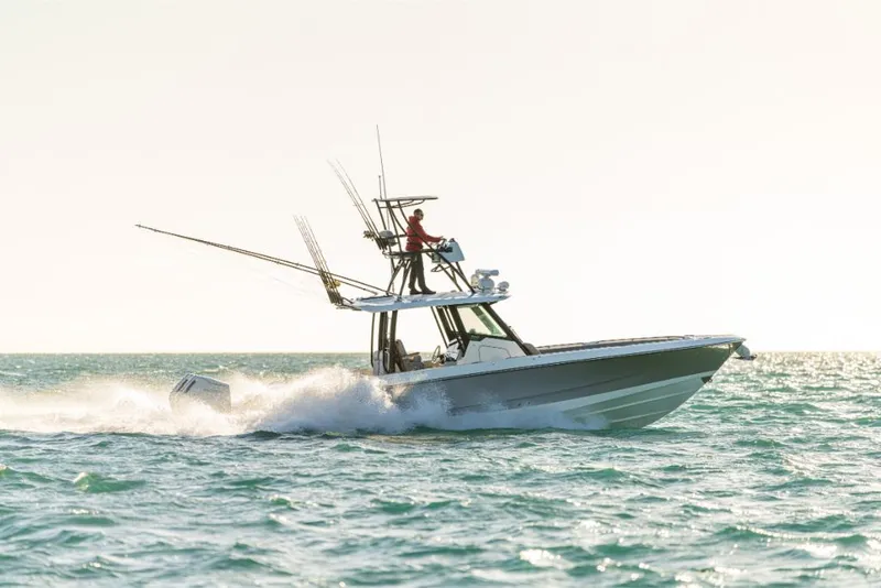 Slide: The Image of Boston Whaler 360 Outrage 2026 - 200