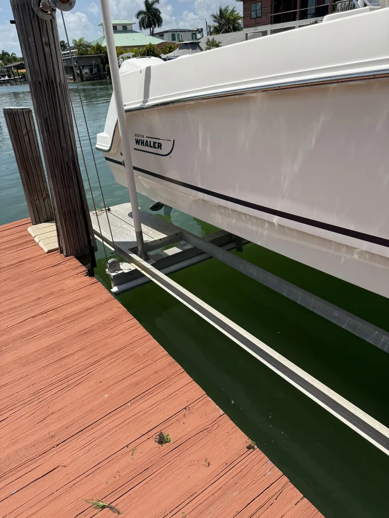 Slide: The Image of Boston Whaler 280 OUTRAGE 2018 - 2