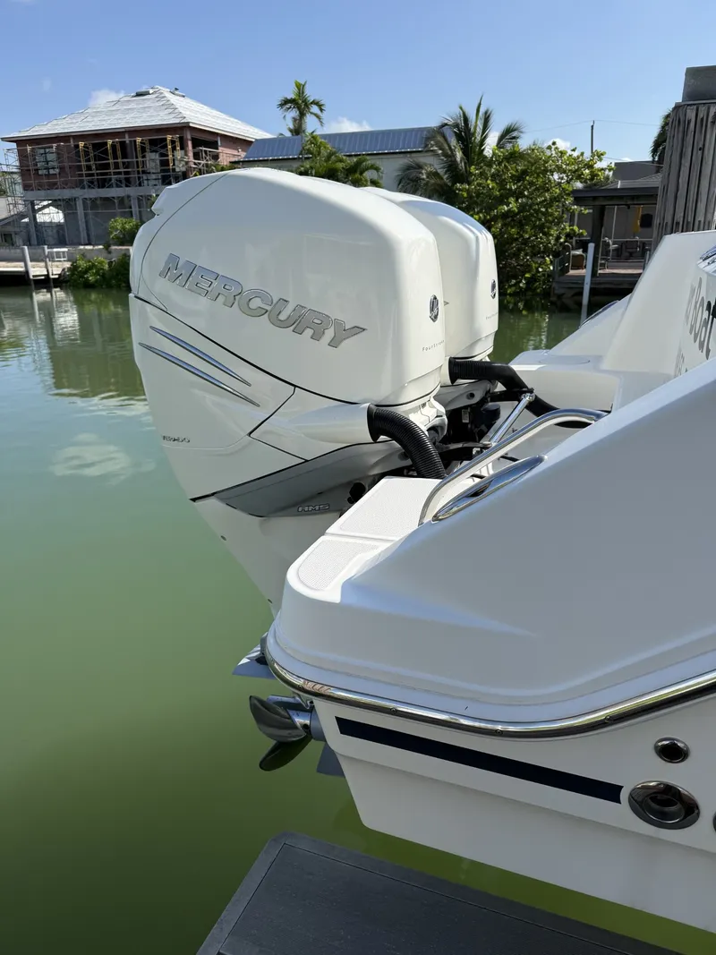 Slide: The Image of Boston Whaler 280 OUTRAGE 2018 - 10