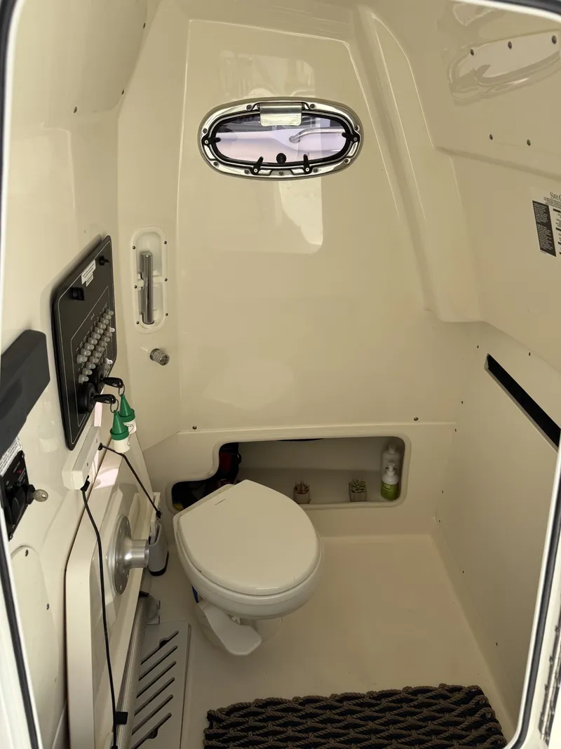 Slide: The Image of Boston Whaler 280 OUTRAGE 2018 - 7