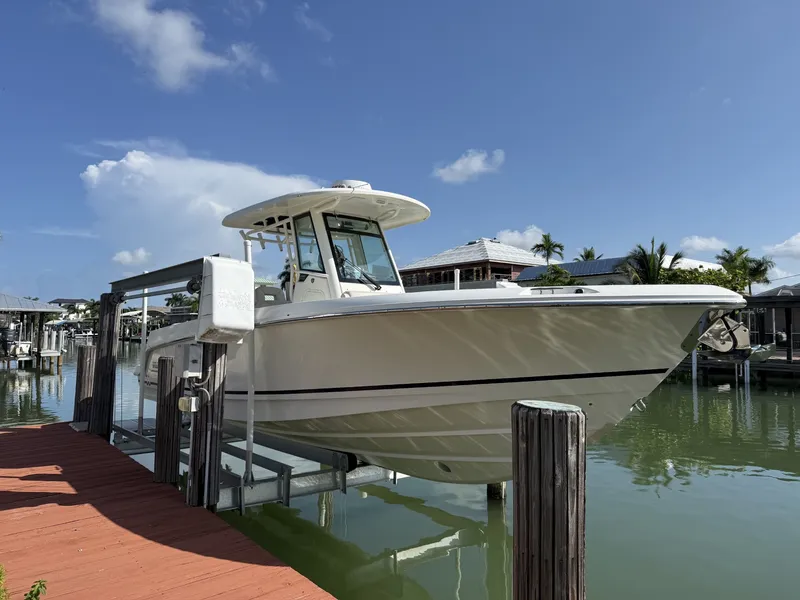 Slide: The Image of Boston Whaler 280 OUTRAGE 2018 - 11