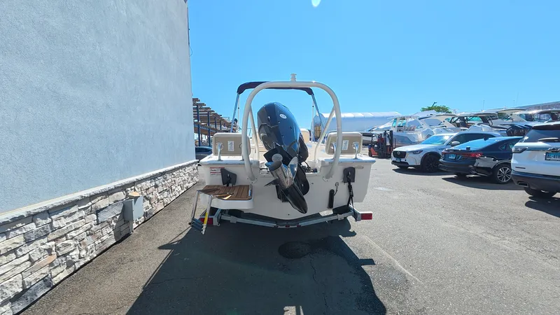 Slide: The Image of Boston Whaler 170 Montauk 2026 - 4