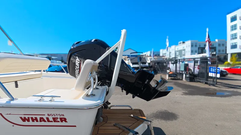 Slide: The Image of Boston Whaler 170 Montauk 2026 - 6