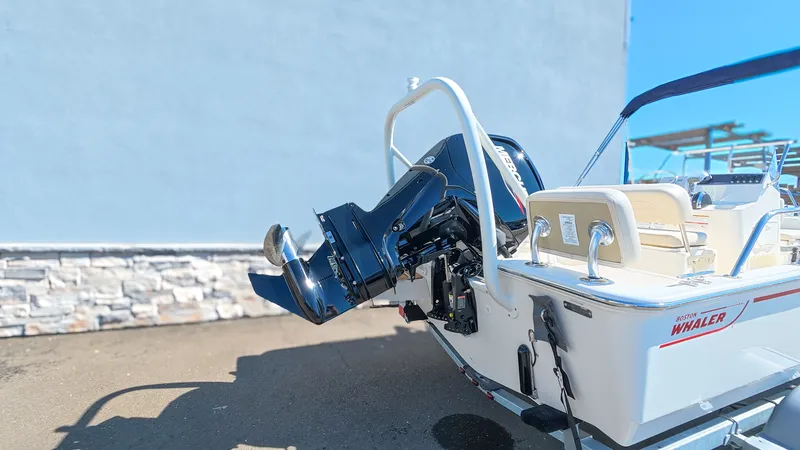 Slide: The Image of Boston Whaler 170 Montauk 2026 - 8