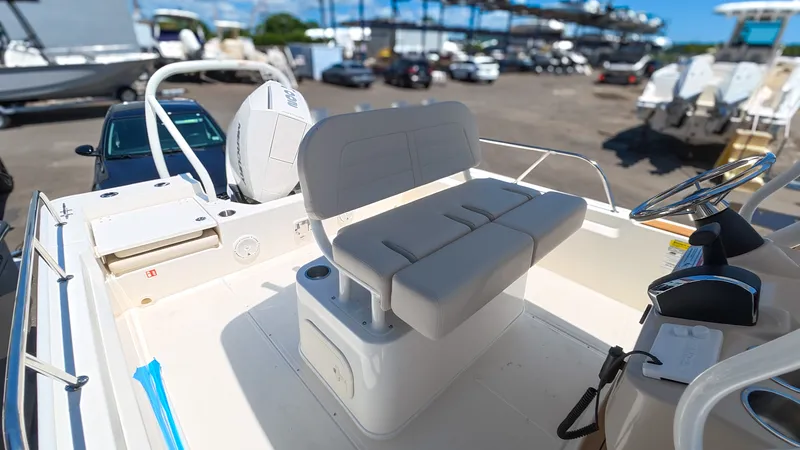 Slide: The Image of Boston Whaler 210 Montauk 2026 - 13