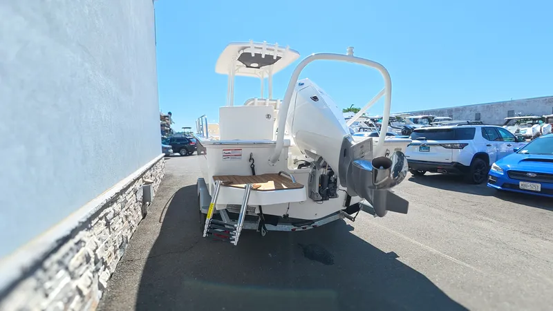 Slide: The Image of Boston Whaler 210 Montauk 2026 - 8