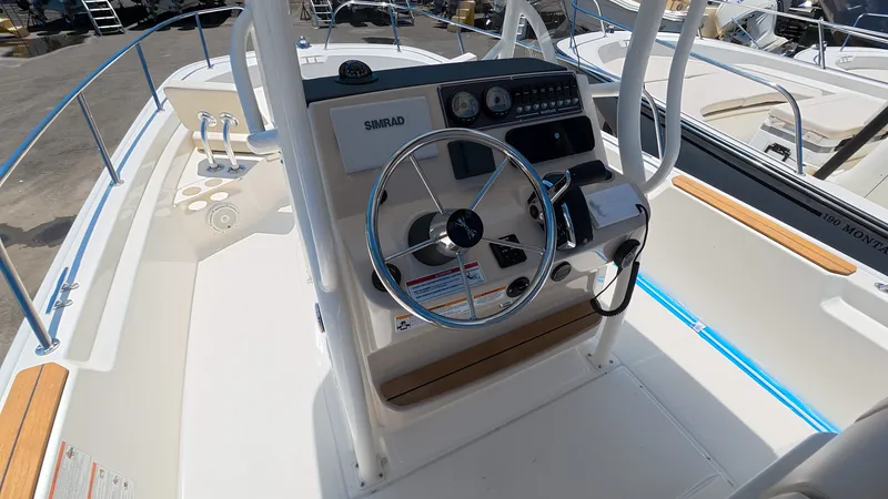 Slide: The Image of Boston Whaler 210 Montauk 2026 - 15