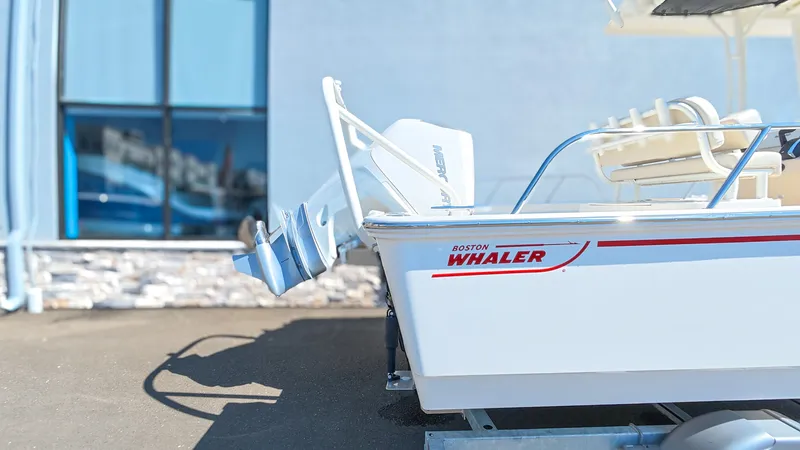 Slide: The Image of Boston Whaler 210 Montauk 2026 - 5