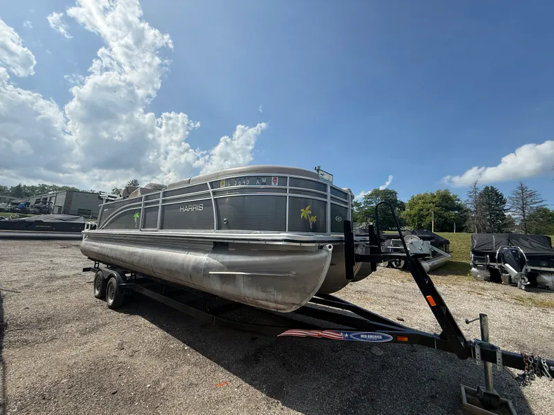 The Image of Harris 240 CXCS TRITOON 2018 - 0
