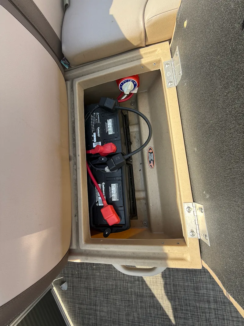 Slide: The Image of Harris 240 CXCS TRITOON 2018 - 15