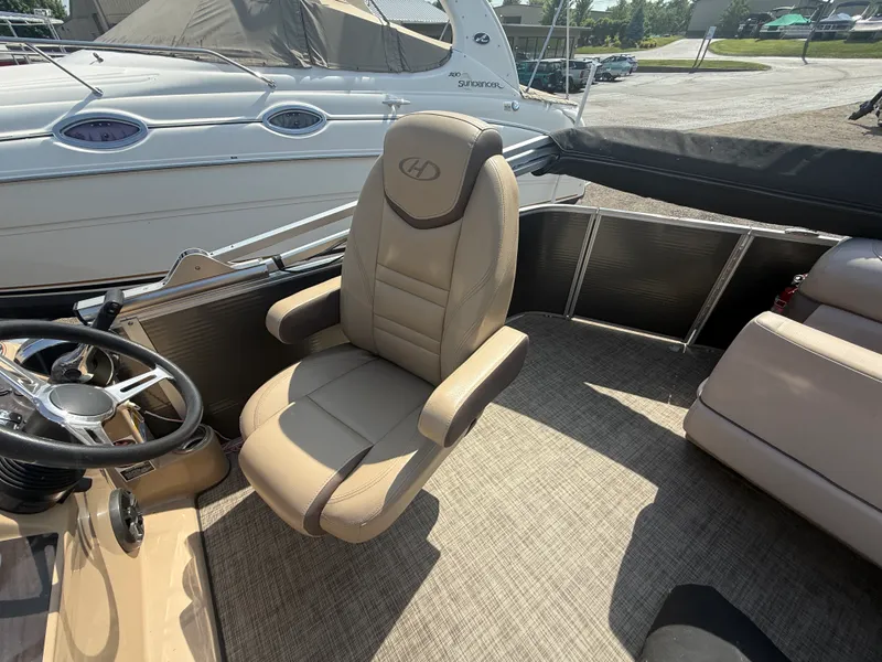 Slide: The Image of Harris 240 CXCS TRITOON 2018 - 17