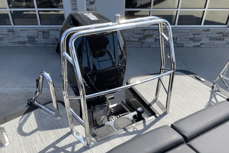 Slide: The Image of Harris Grand Mariner 250 2026 - 10