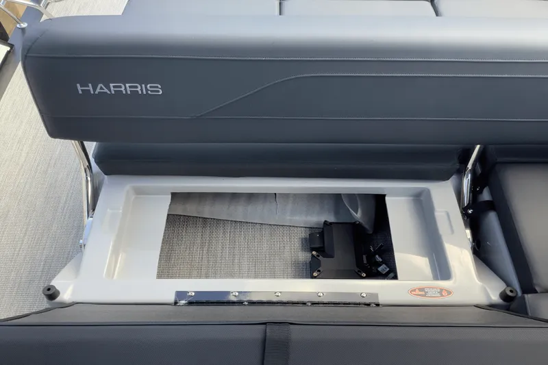 Slide: The Image of Harris Grand Mariner 250 2026 - 20