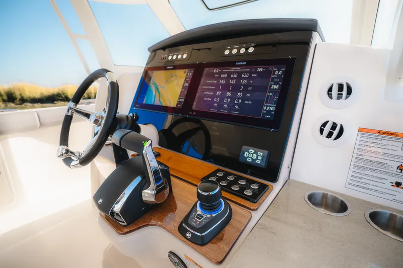 Slide: The Image of Boston Whaler 350 Realm 2026 - 17
