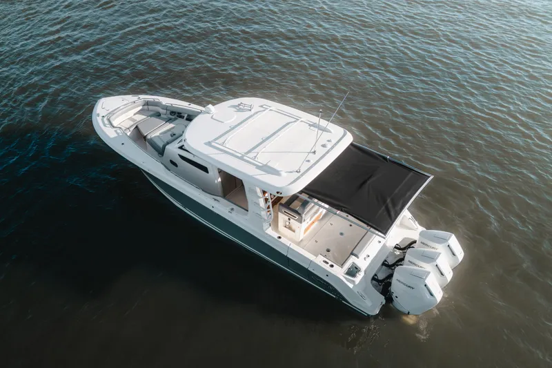 Slide: The Image of Boston Whaler 350 Realm 2026 - 4
