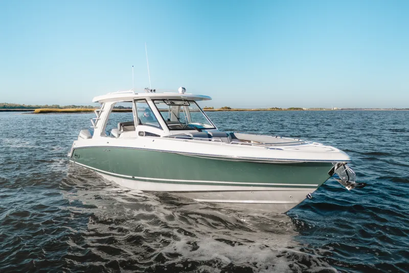 Slide: The Image of Boston Whaler 350 Realm 2026 - 2