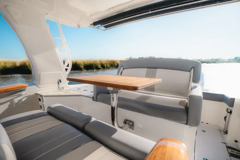 Slide: The Image of Boston Whaler 350 Realm 2026 - 15