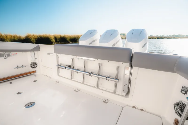 Slide: The Image of Boston Whaler 350 Realm 2026 - 6