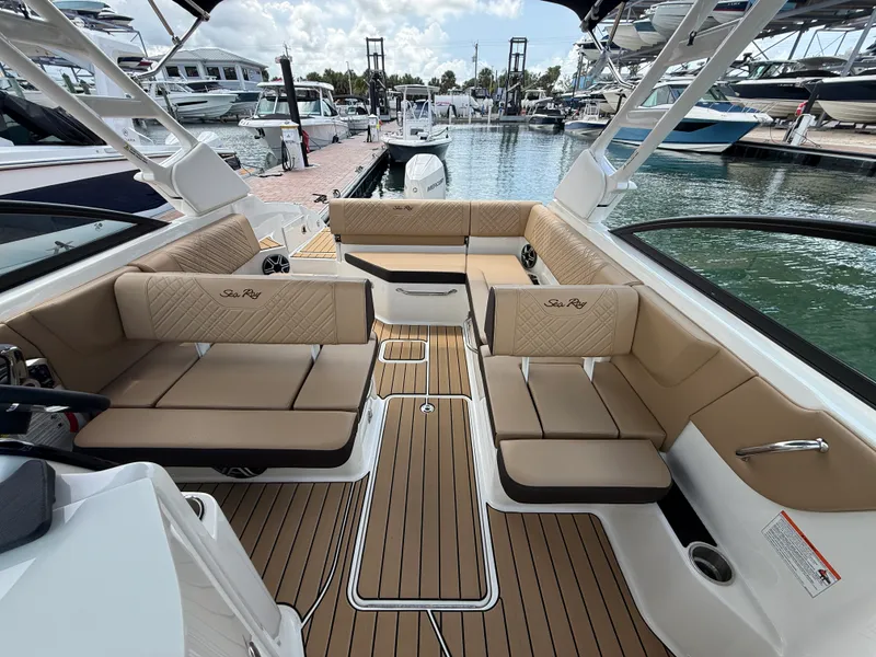 Slide: The Image of Sea Ray SDX 250 Outboard 2026 - 12