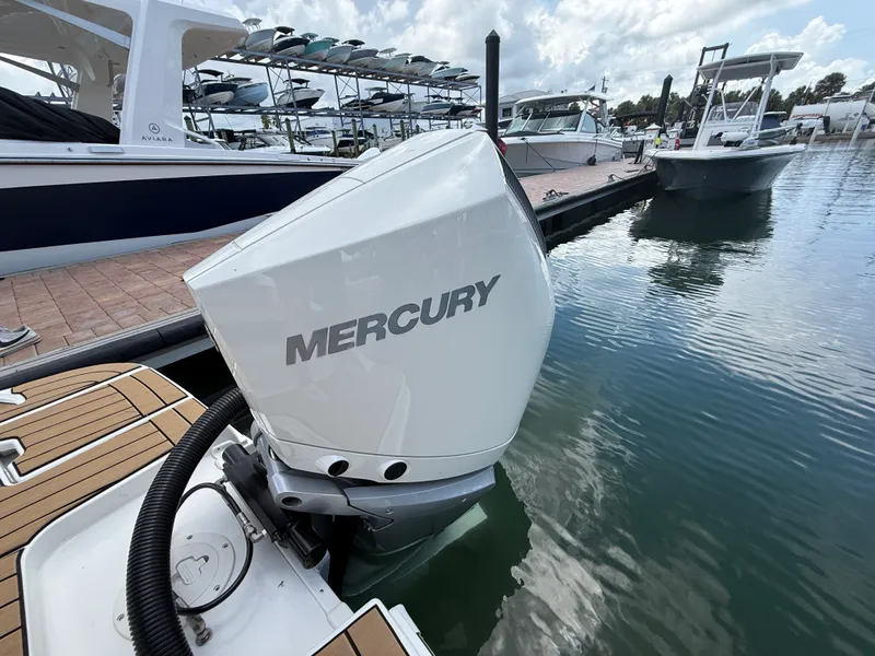 Slide: The Image of Sea Ray SDX 250 Outboard 2026 - 7