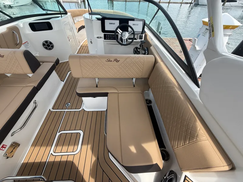 Slide: The Image of Sea Ray SDX 250 Outboard 2026 - 22