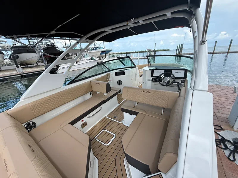 Slide: The Image of Sea Ray SDX 250 Outboard 2026 - 4