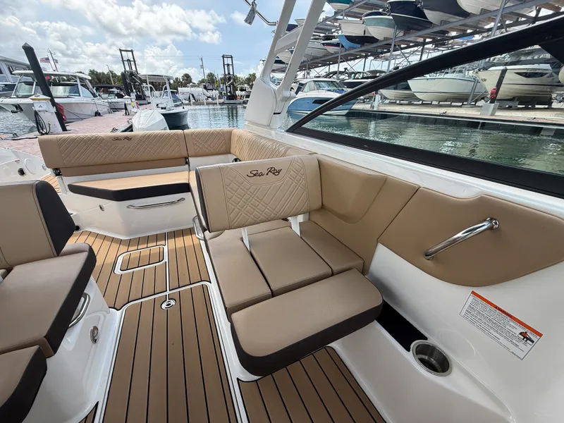 Slide: The Image of Sea Ray SDX 250 Outboard 2026 - 18