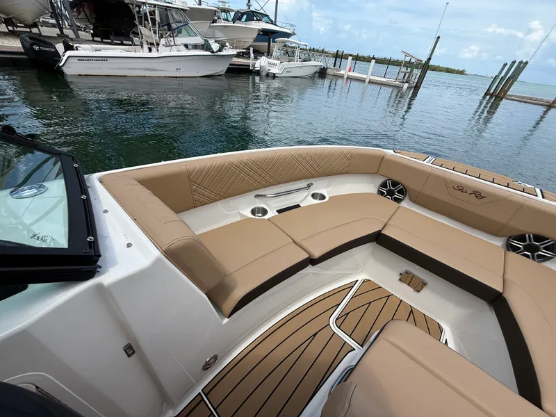 Slide: The Image of Sea Ray SDX 250 Outboard 2026 - 9