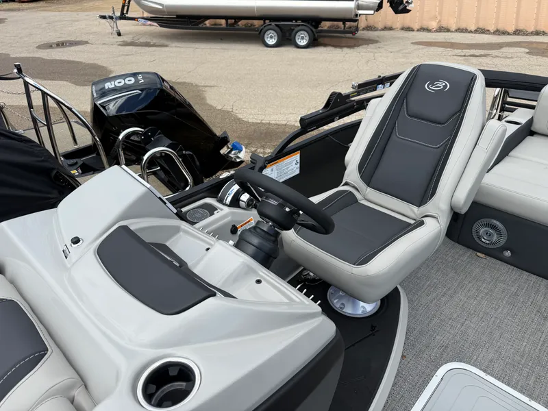 Slide: The Image of Barletta Cabrio 22 U 2026 - 8