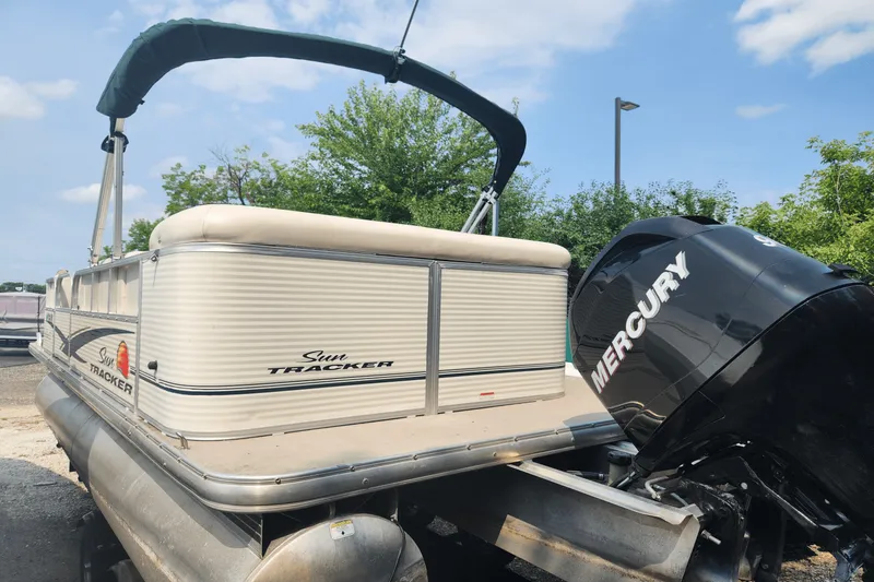 Slide: The Image of Sun Tracker PB20 2010 - 10