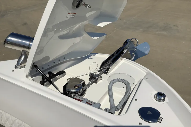 Slide: The Image of Sea Ray SLX 350 2026 - 46