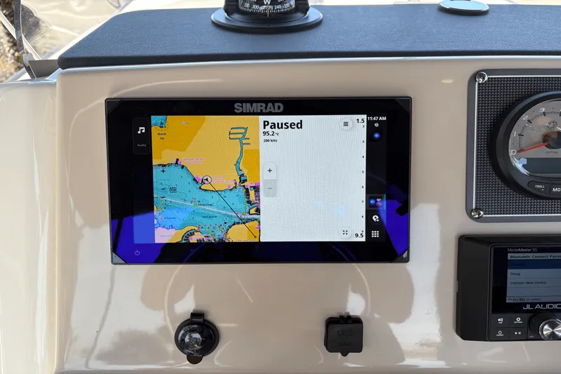 Slide: The Image of Boston Whaler 210 Montauk 2025 - 5