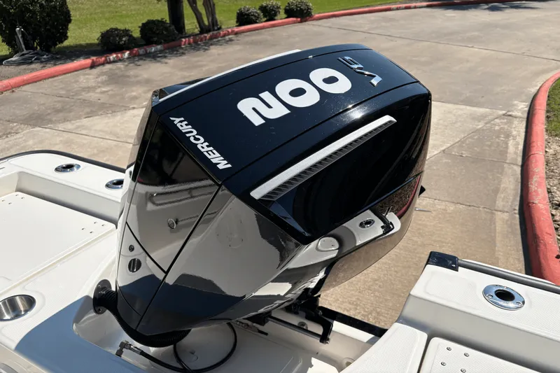 Slide: The Image of Boston Whaler 210 Montauk 2025 - 8