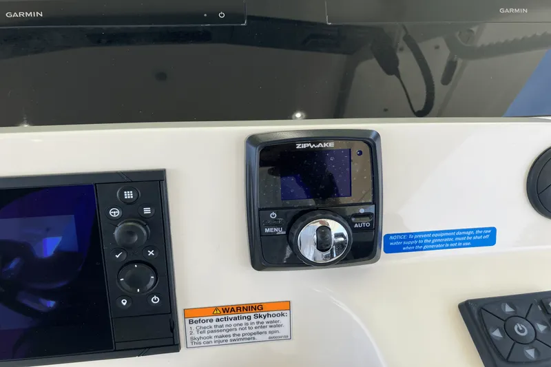 Slide: The Image of Scout 425 LXF 2024 - 19