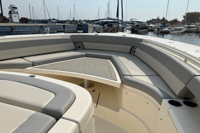 Slide: The Image of Scout 425 LXF 2024 - 24