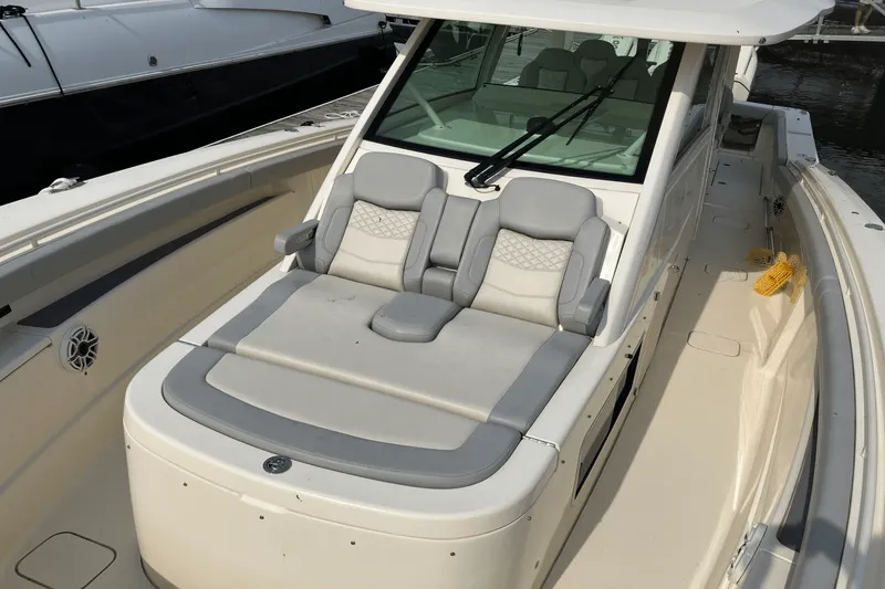 Slide: The Image of Scout 425 LXF 2024 - 28