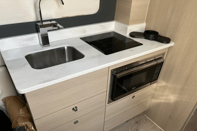 Slide: The Image of Scout 425 LXF 2024 - 38