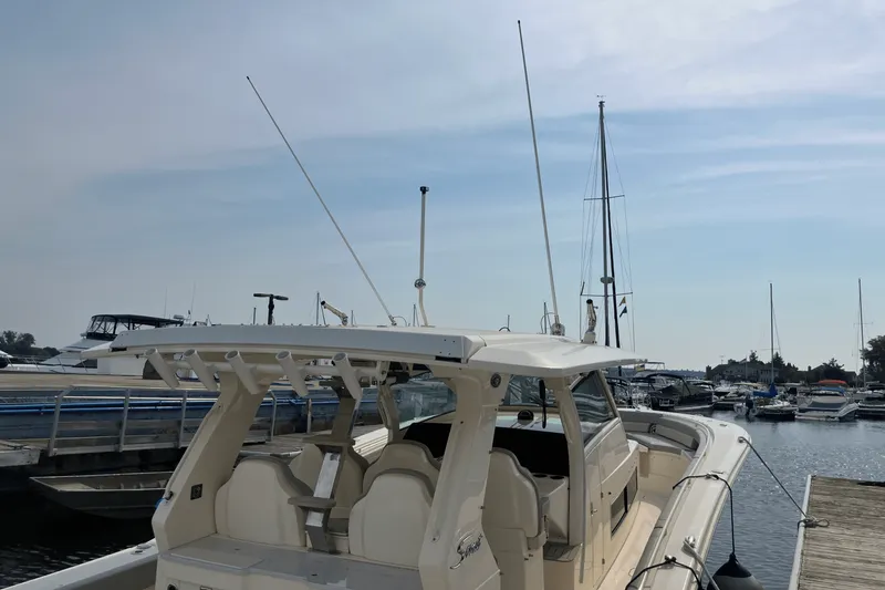 Slide: The Image of Scout 425 LXF 2024 - 6