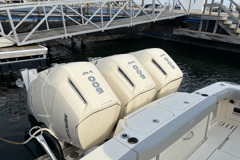 Slide: The Image of Scout 425 LXF 2024 - 8