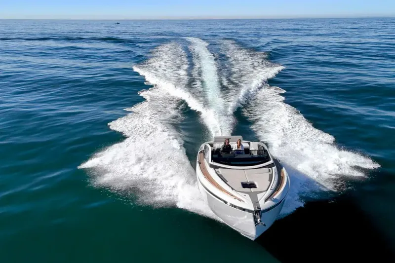 Slide: The Image of Fairline Fline 33 2021 - 13